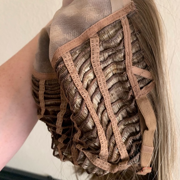 Wig - Picture 6 of 10